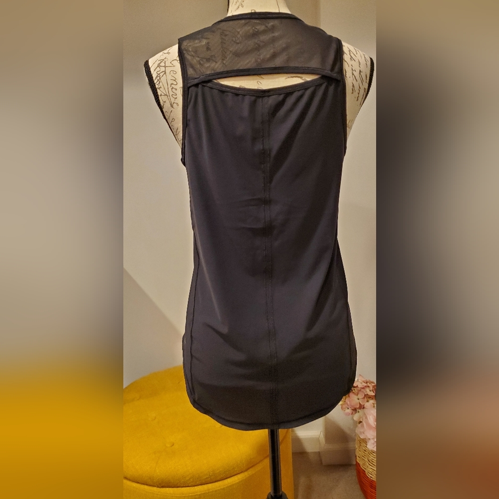 Lululemon Black Fitted Sleeveless Tank Top Size S. - Picture 2 of 7